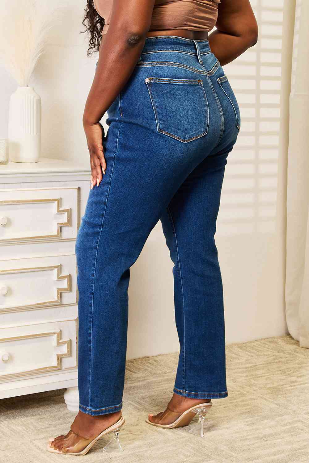 Judy Blue Full Size Straight Leg Jeans with Pockets - The Red Leopard Boutique 