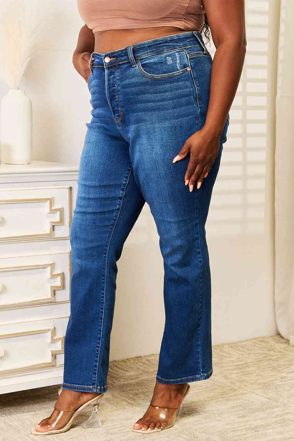 Judy Blue Full Size Straight Leg Jeans with Pockets - The Red Leopard Boutique 