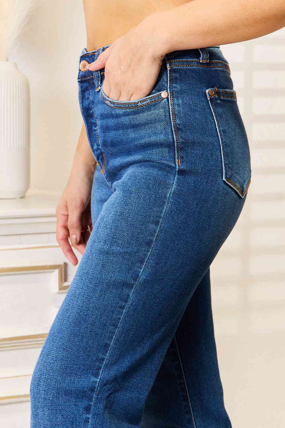 Judy Blue Full Size Straight Leg Jeans with Pockets - The Red Leopard Boutique 