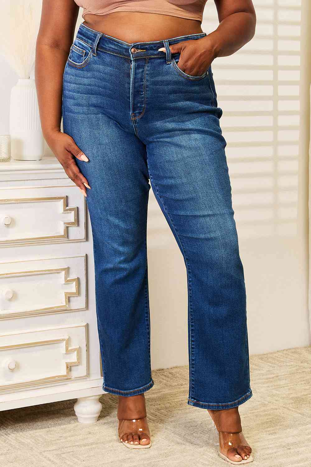 Judy Blue Full Size Straight Leg Jeans with Pockets - The Red Leopard Boutique 